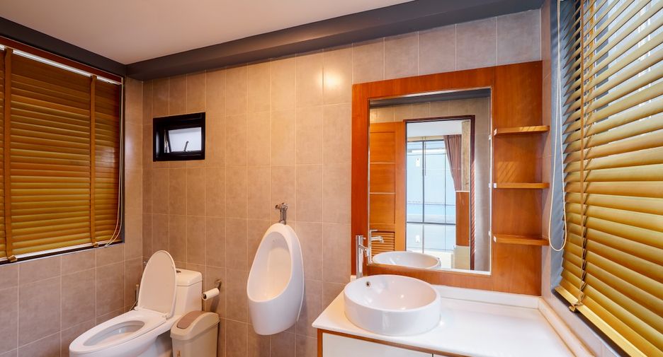 Casa en alquiler y en venta de 5 habitaciones en Bang Lamung, Chonburi