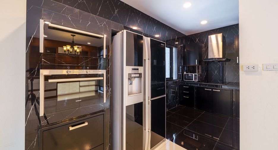 Casa en alquiler y en venta de 5 habitaciones en Bang Lamung, Chonburi