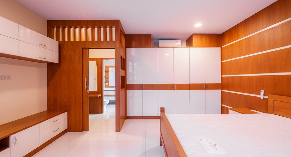 Casa en alquiler y en venta de 5 habitaciones en Bang Lamung, Chonburi