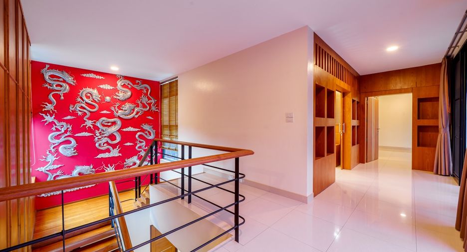 Casa en alquiler y en venta de 5 habitaciones en Bang Lamung, Chonburi