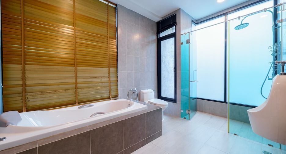 Casa en alquiler y en venta de 5 habitaciones en Bang Lamung, Chonburi