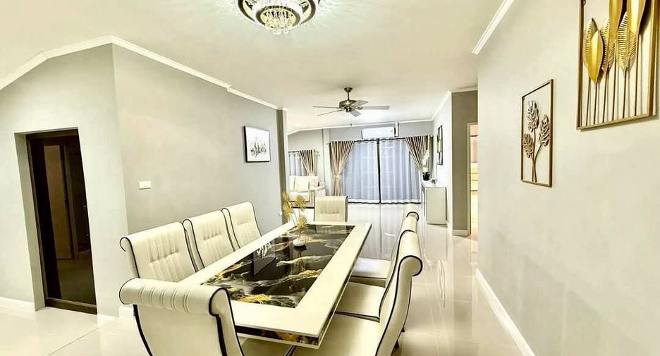 For sale 4 ベッドルーム villa in Bang Lamung, Chonburi
