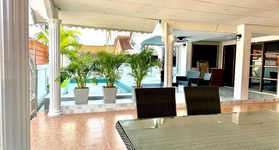 For sale 4 ベッドルーム villa in Bang Lamung, Chonburi