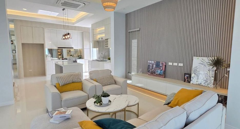 For sale 3 bedrooms villa in Bang Lamung, Chonburi