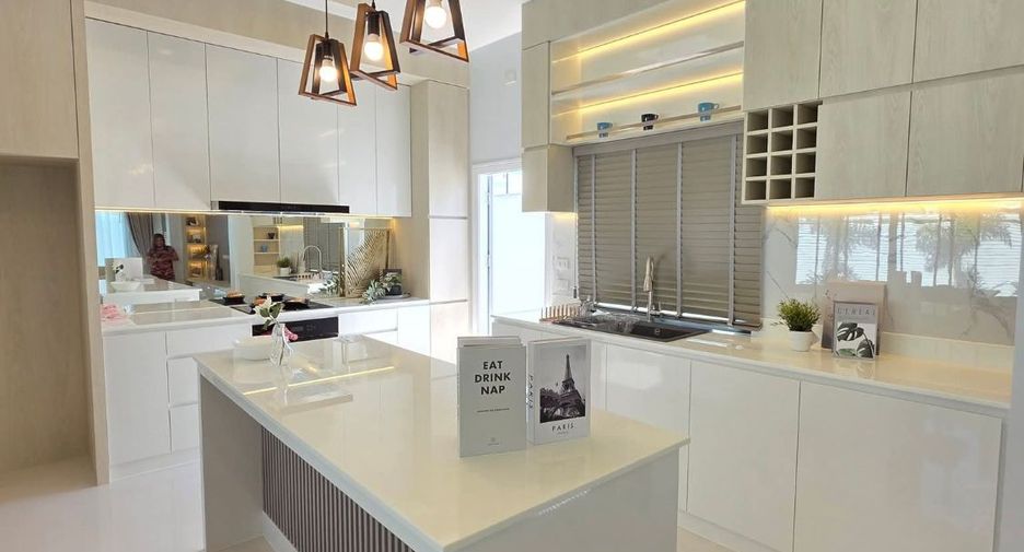 For sale 3 bedrooms villa in Bang Lamung, Chonburi