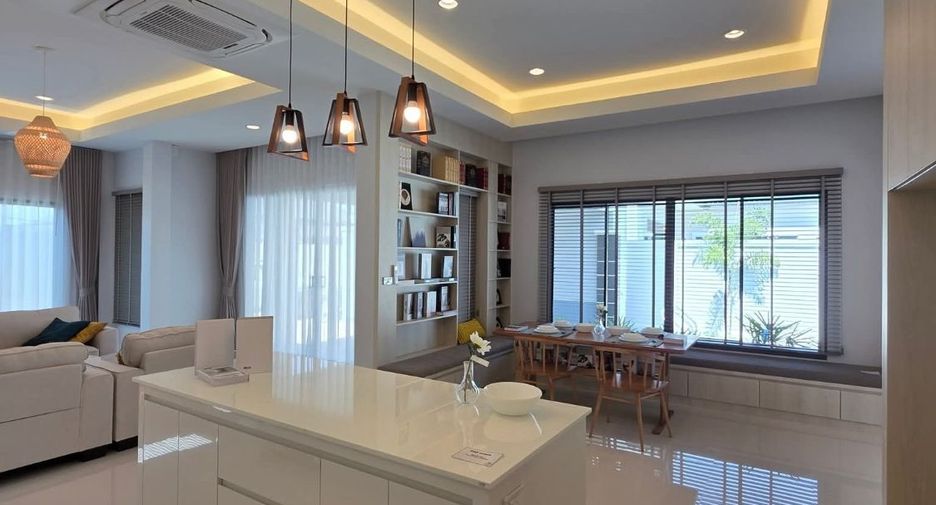 For sale 3 bedrooms villa in Bang Lamung, Chonburi