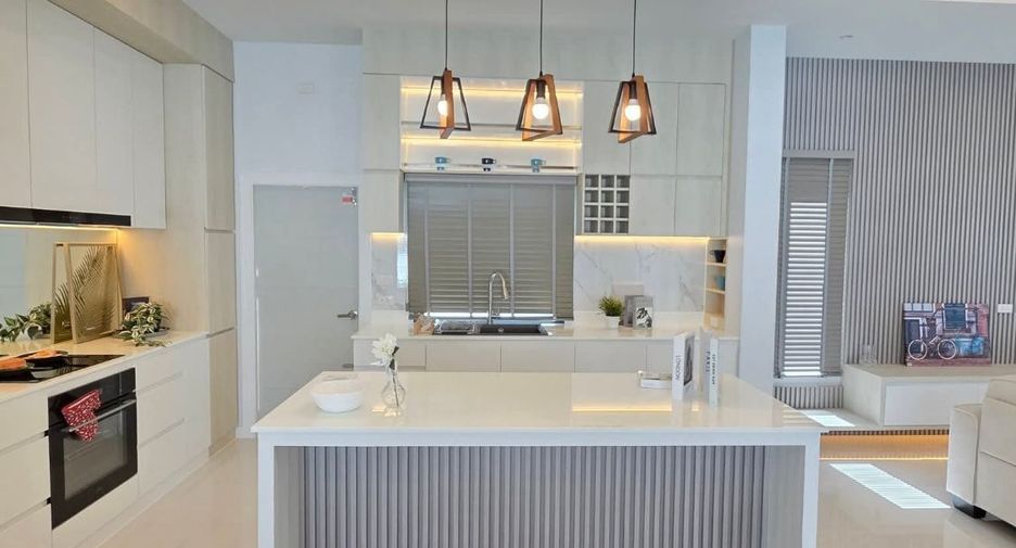 For sale 3 bedrooms villa in Bang Lamung, Chonburi