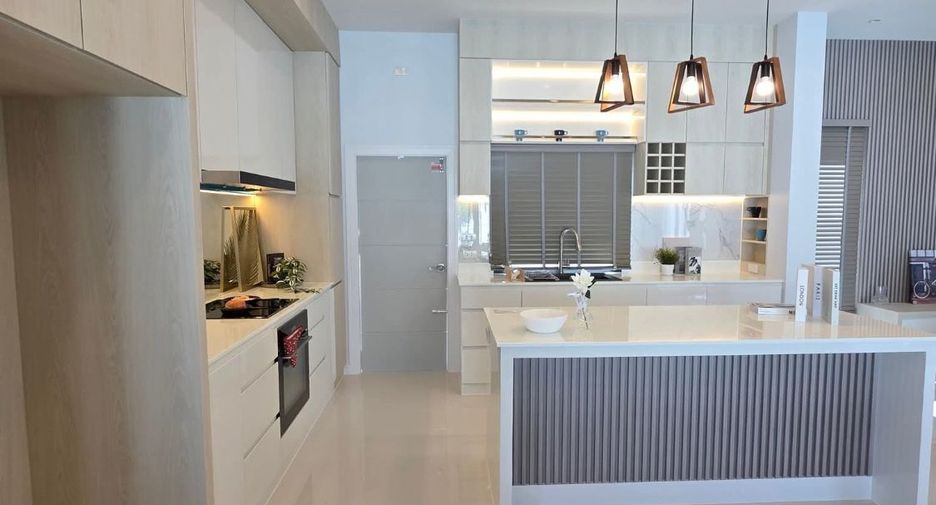 For sale 3 bedrooms villa in Bang Lamung, Chonburi