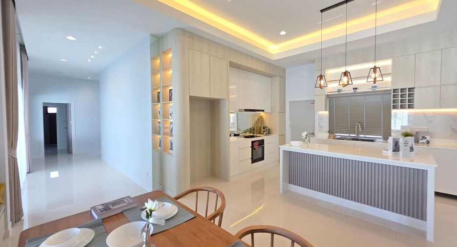 For sale 3 bedrooms villa in Bang Lamung, Chonburi