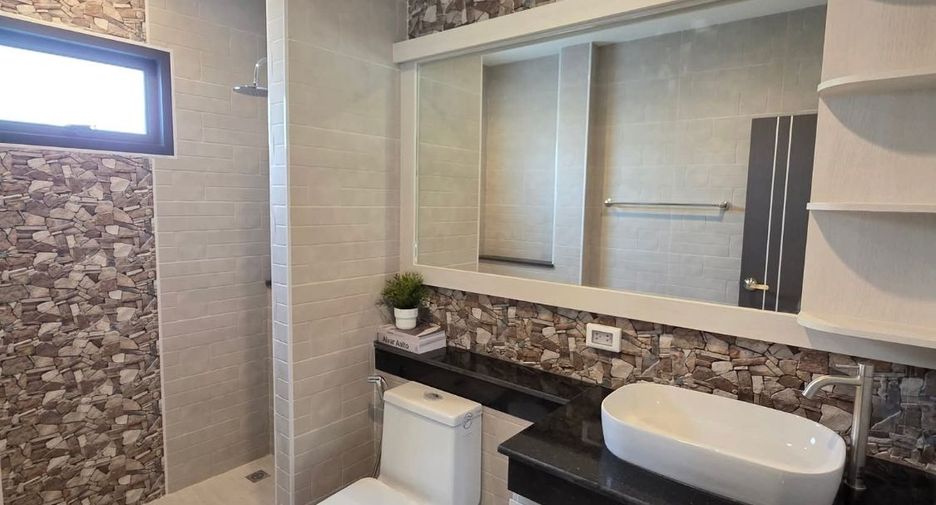 For sale 3 bedrooms villa in Bang Lamung, Chonburi