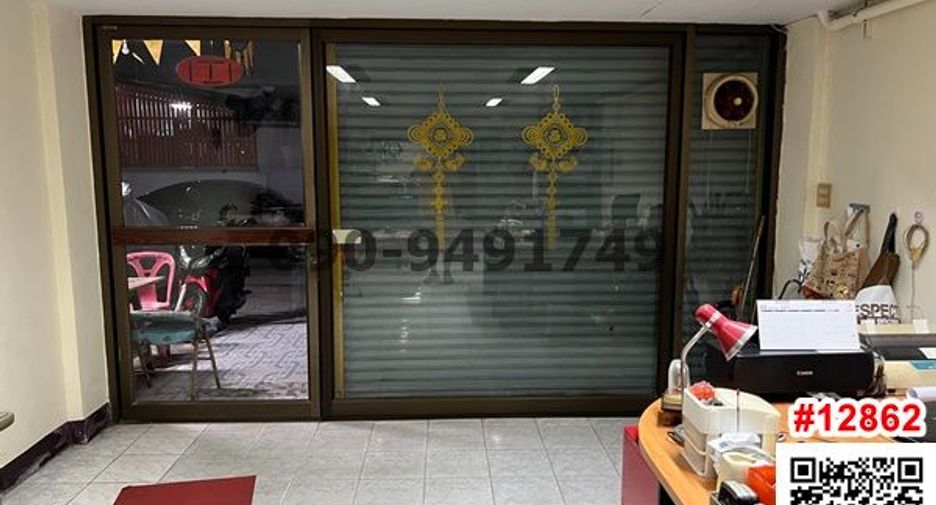 For sale 3 bedrooms retail Space in Mueang Samut Prakan, Samut Prakan
