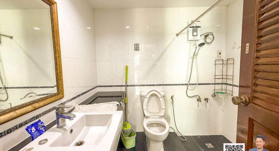 Casa adosada en venta de 4 habitaciones en Watthana, Bangkok