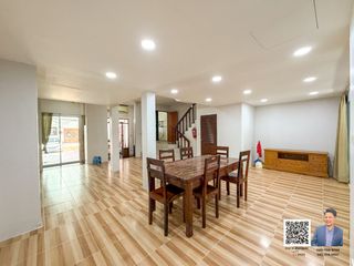 For sale 4 bedrooms townhouse in Watthana, Bangkok