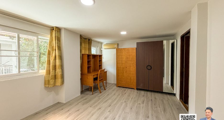 Casa adosada en venta de 4 habitaciones en Watthana, Bangkok