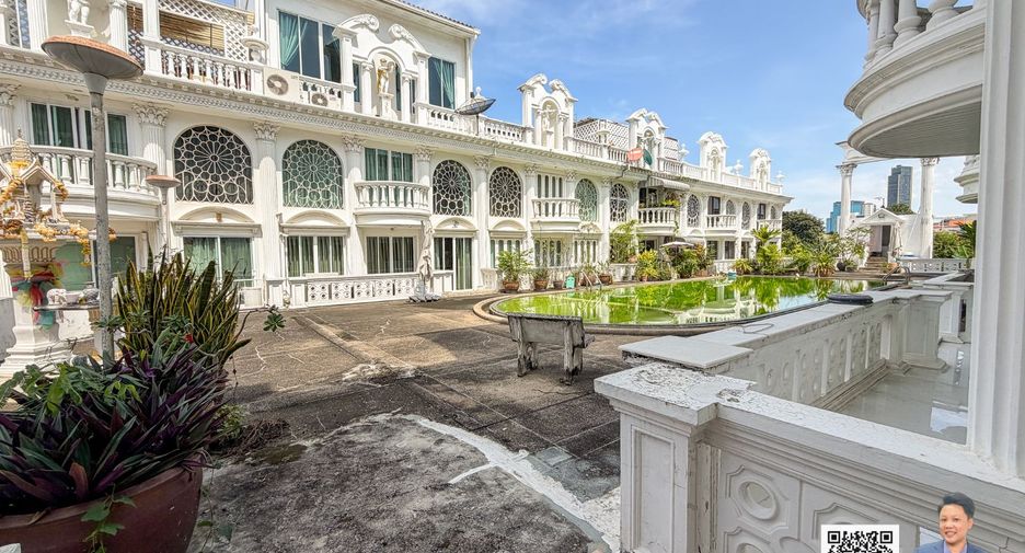 Casa adosada en venta de 4 habitaciones en Watthana, Bangkok