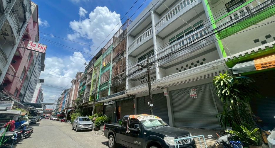 For sale 1 bed retail Space in Min Buri, Bangkok
