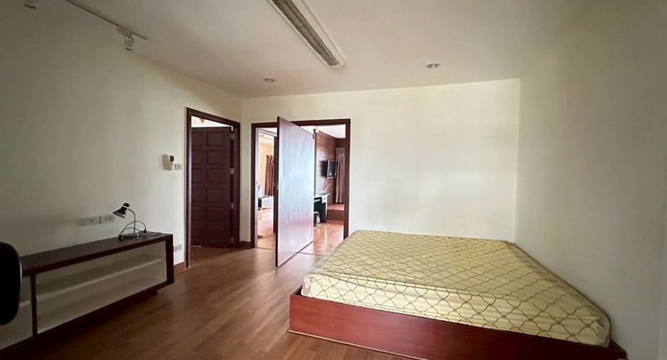 For rent 2 bedrooms condo in Si Racha, Chonburi