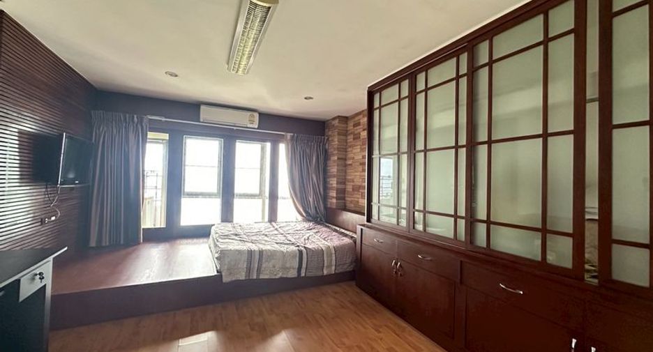 For rent 2 bedrooms condo in Si Racha, Chonburi