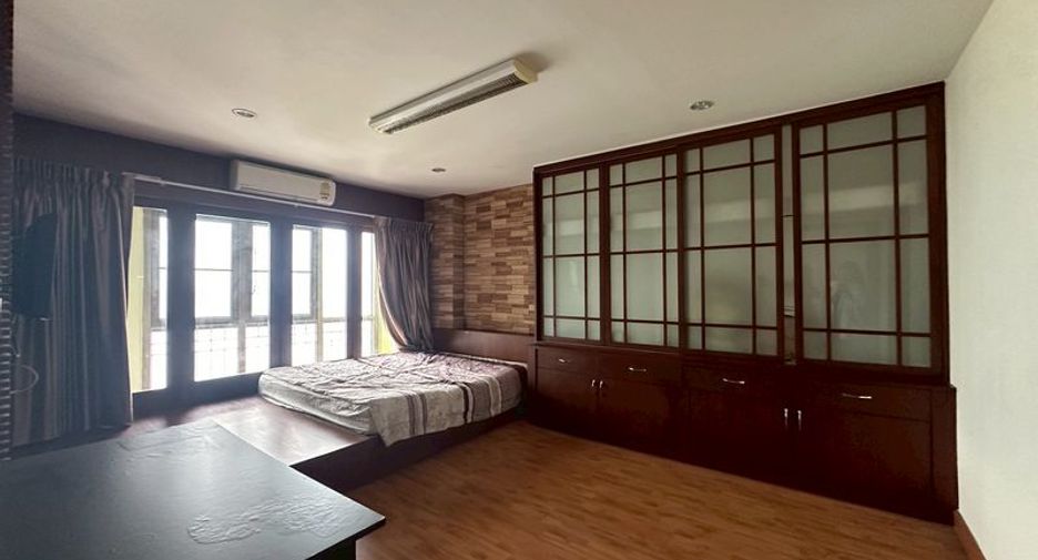 For rent 2 bedrooms condo in Si Racha, Chonburi