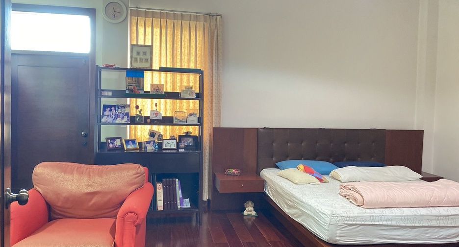 For sale 6 bedrooms house in Khlong Sam Wa, Bangkok