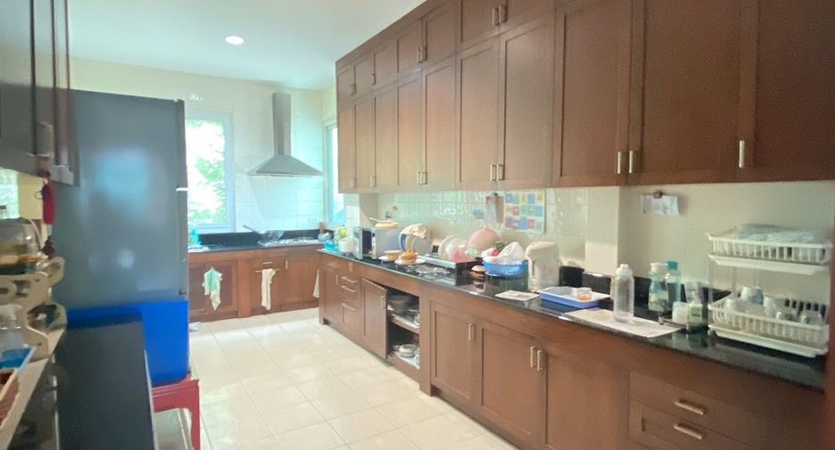For sale 6 bedrooms house in Khlong Sam Wa, Bangkok