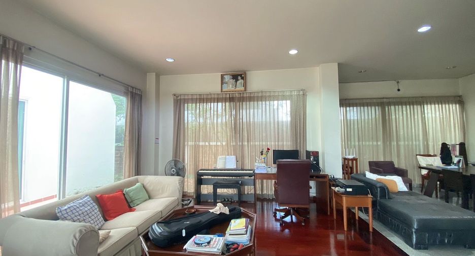 For sale 6 bedrooms house in Khlong Sam Wa, Bangkok