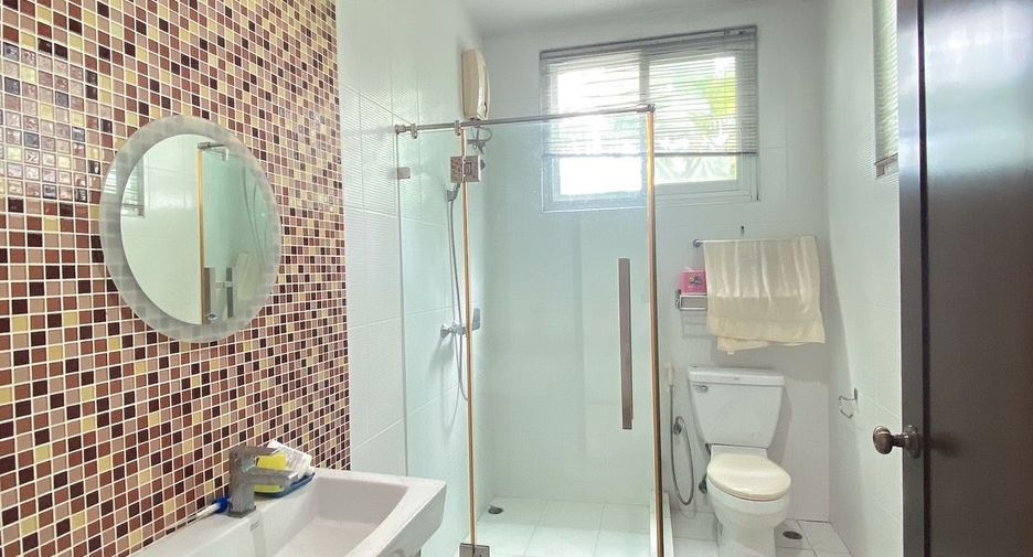For sale 6 bedrooms house in Khlong Sam Wa, Bangkok