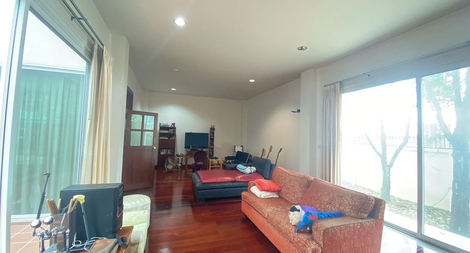 For sale 6 bedrooms house in Khlong Sam Wa, Bangkok