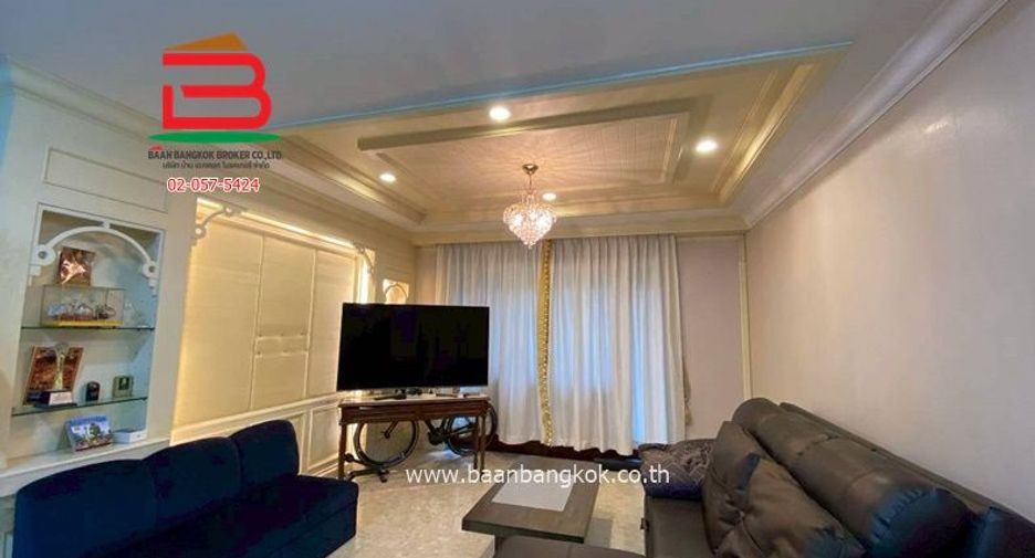 For sale 3 bedrooms condo in Bang Khen, Bangkok