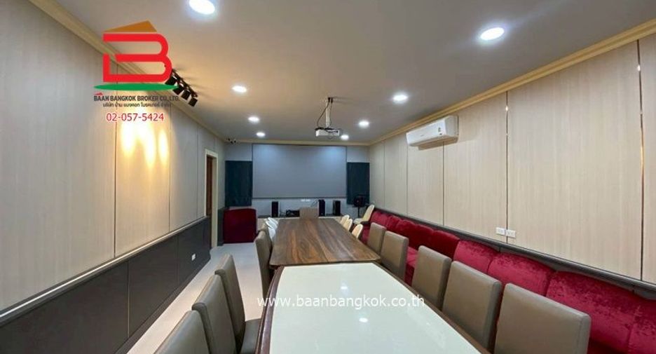 For sale 3 bedrooms condo in Bang Khen, Bangkok