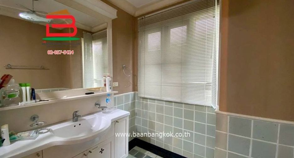 For sale 3 bedrooms condo in Bang Khen, Bangkok