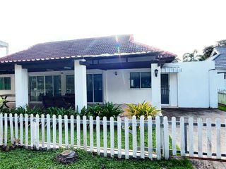 Villa zum Kauf mit 3 Zimmer in Klaeng, Rayong