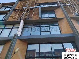 For sale 6 bedrooms retail Space in Phra Khanong, Bangkok