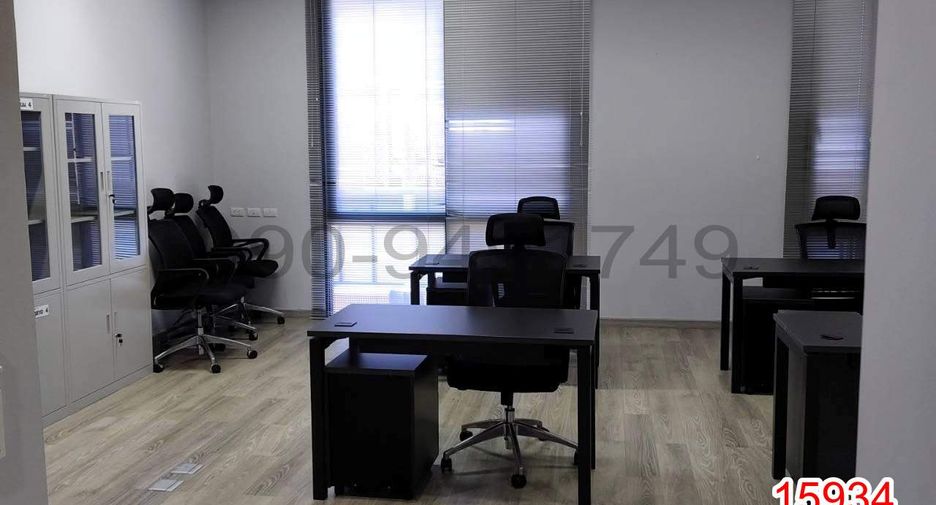 For sale 6 bedrooms retail Space in Phra Khanong, Bangkok