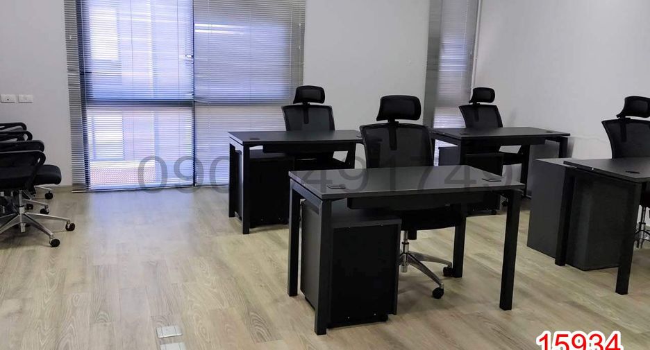For sale 6 bedrooms retail Space in Phra Khanong, Bangkok