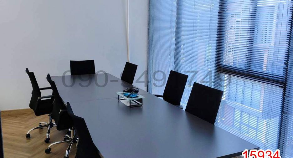 For sale 6 bedrooms retail Space in Phra Khanong, Bangkok