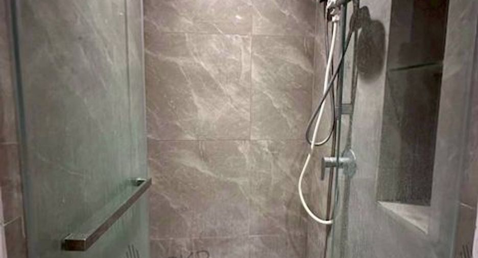 For sale 1 bed condo in Phra Khanong, Bangkok