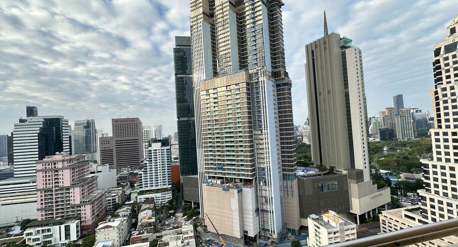 For rent 3 bedrooms condo in Sathon, Bangkok