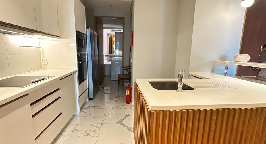 For rent 3 bedrooms condo in Sathon, Bangkok
