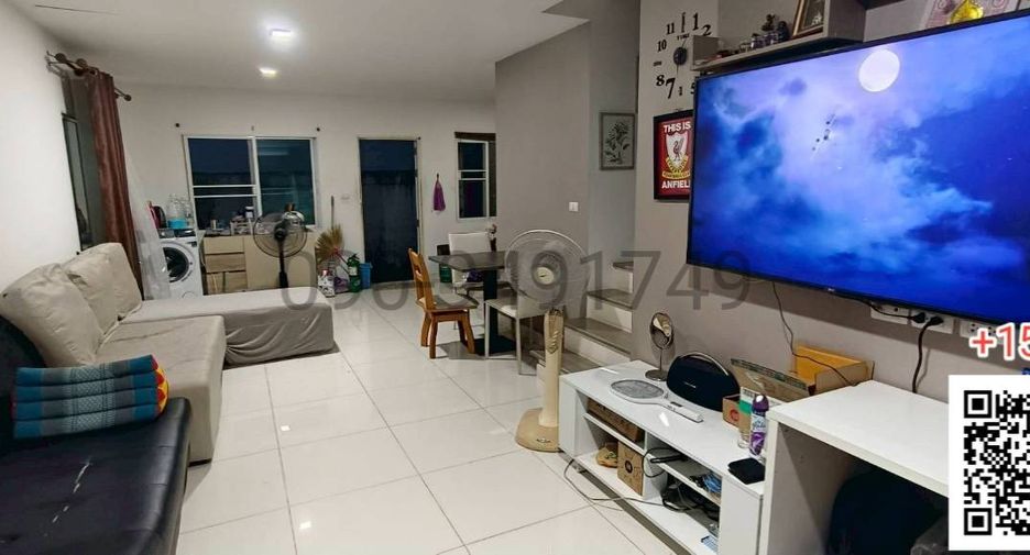 For sale 3 bedrooms townhouse in Mueang Samut Prakan, Samut Prakan