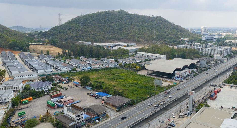 出售 土地 在 Si Racha, Chon Buri