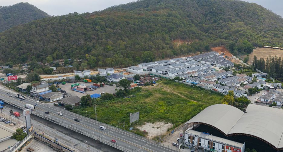 出售 土地 在 Si Racha, Chon Buri