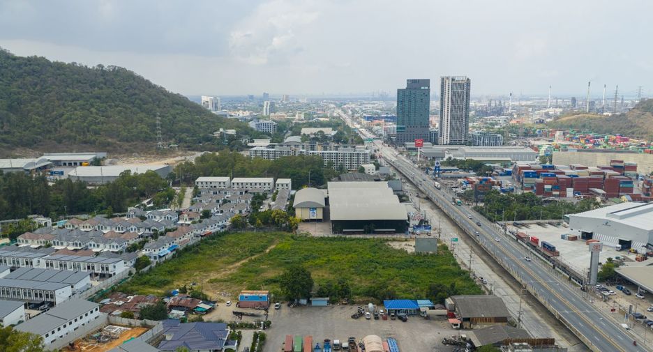 出售 土地 在 Si Racha, Chon Buri