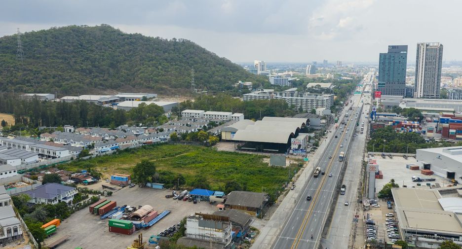 出售 土地 在 Si Racha, Chon Buri