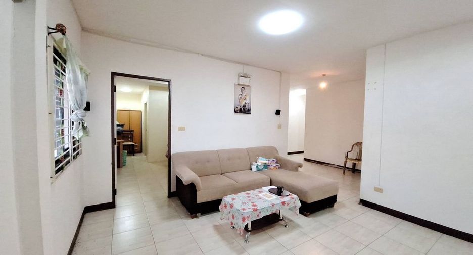 For sale 8 bedrooms house in Mueang Udon Thani, Udon Thani