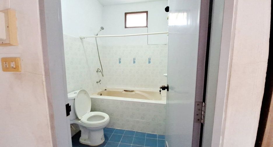 For sale 8 bedrooms house in Mueang Udon Thani, Udon Thani