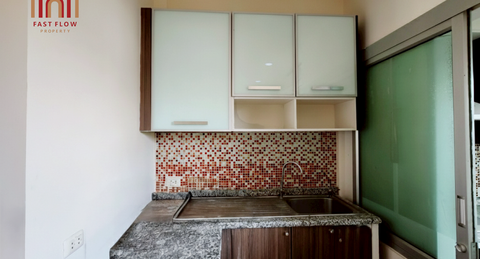 For sale 3 bedrooms townhouse in Lat Phrao, Bangkok