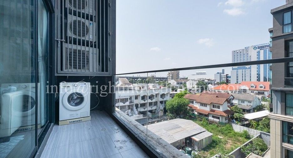 出租 和 出售 3 卧室 公寓 在 Phra Khanong, 曼谷