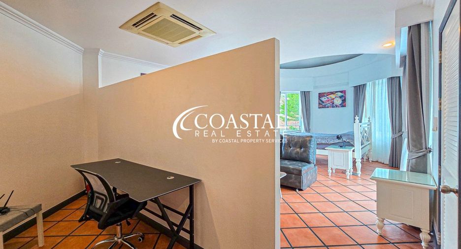 Casa en alquiler de 4 habitaciones en Bang Lamung, Chonburi