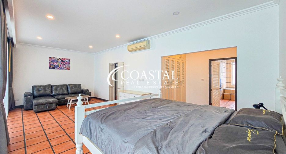 Casa en alquiler de 4 habitaciones en Bang Lamung, Chonburi